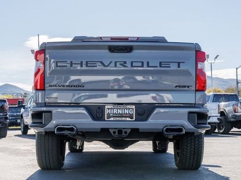 Used 2025 Chevrolet Silverado 1500 RST w/ Z71 Off-Road Package AWD/4WD image 32