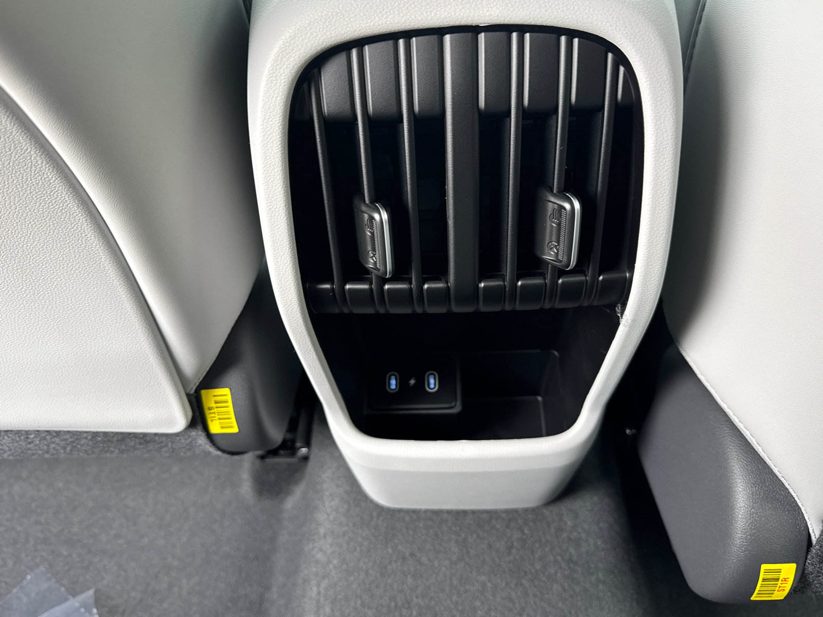 New 2026 Hyundai Kona Limited FWD image 26