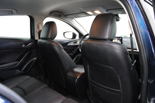 Used 2017 MAZDA MAZDA3 Touring FWD image 24