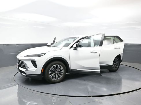 Used 2024 Buick Envision Preferred image 57