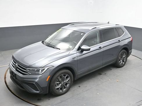 Used 2023 Volkswagen Tiguan SE AWD/4WD image 22