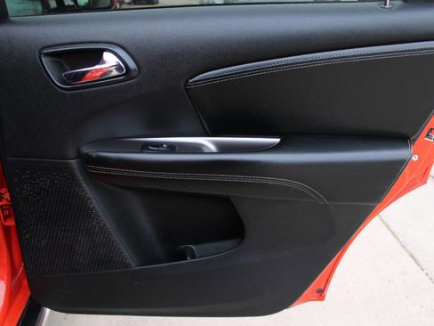 Used 2019 Dodge Journey Crossroad w/ Popular Equipment Group image 5