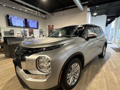 Used 2025 Mitsubishi Outlander ES