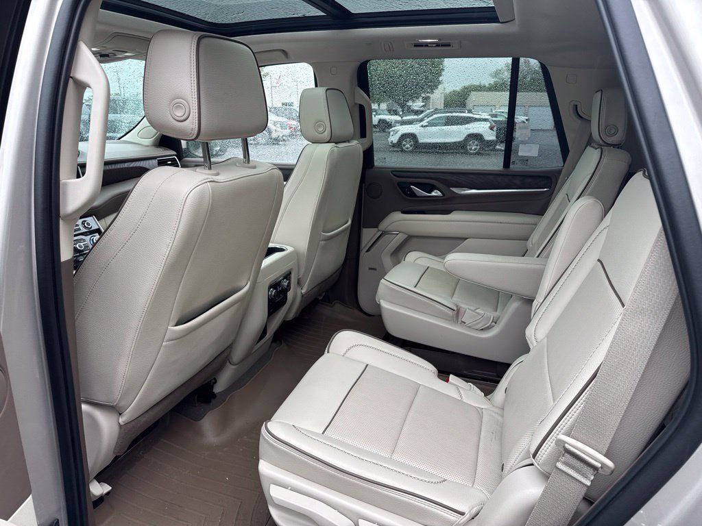 Used 2022 GMC Yukon Denali AWD/4WD image 18