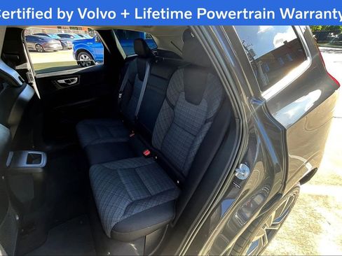 Used 2022 Volvo XC60 B5 Momentum image 33
