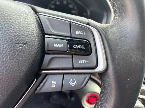 Used 2018 Honda Accord Sport image 21