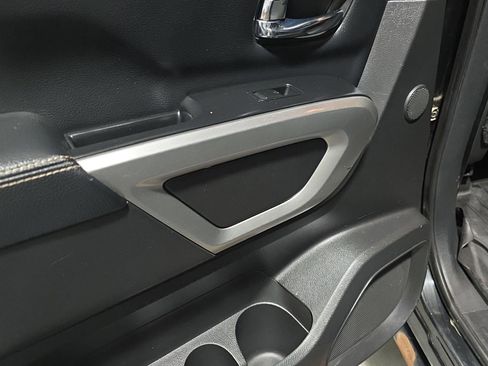 Used 2016 Nissan Titan PRO-4X image 20