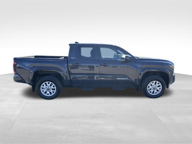Used 2024 Toyota Tacoma SR5 w/ SR5 Upgrade Package AWD/4WD image 6
