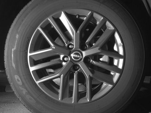 Used 2023 Nissan Rogue S AWD/4WD image 16