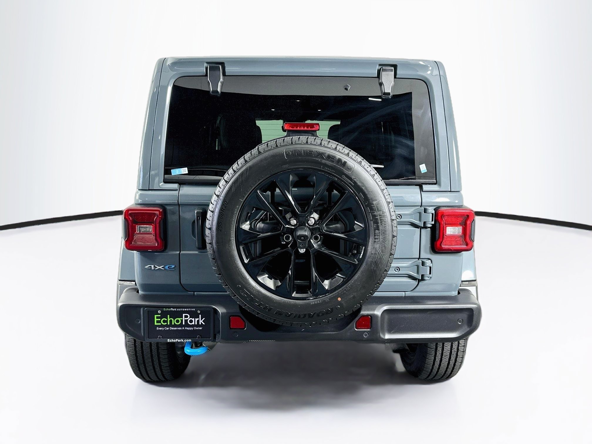 Used 2024 Jeep Wrangler Unlimited Sahara w/ Technology Group AWD/4WD image 7