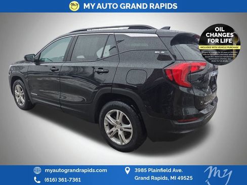 Used 2021 GMC Terrain SLE w/ Driver Convenience Package image 10