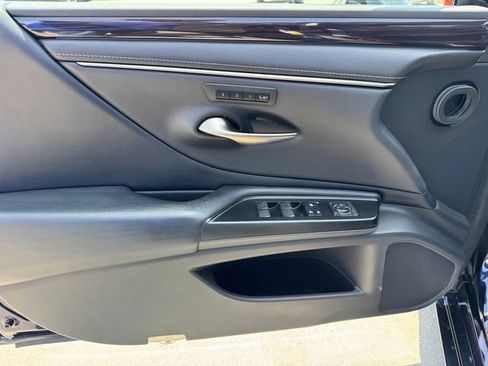 Used 2019 Lexus ES 350 w/ Accessory Package FWD image 13