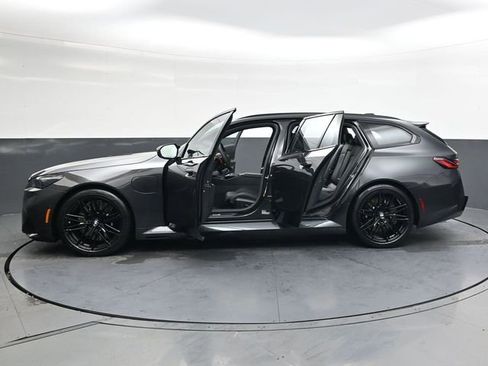 Used 2026 BMW M5 Touring image 39