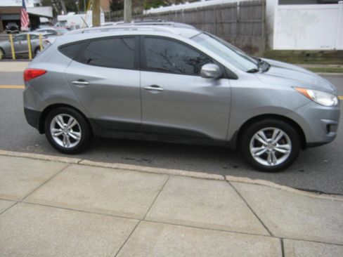 Used 2012 Hyundai Tucson GLS image 4