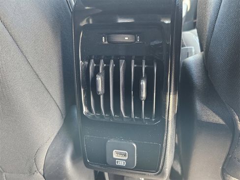 Used 2023 Jeep Compass Sport image 31