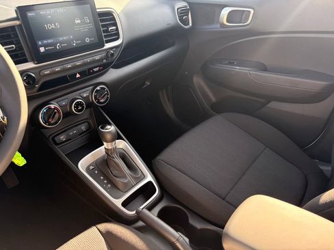 New 2026 Hyundai Venue SE FWD image 21
