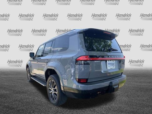 Certified 2026 Lexus GX 550 AWD/4WD image 8