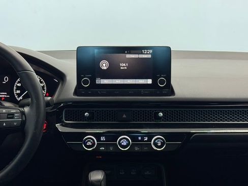 Used 2025 Honda Civic Sport image 4