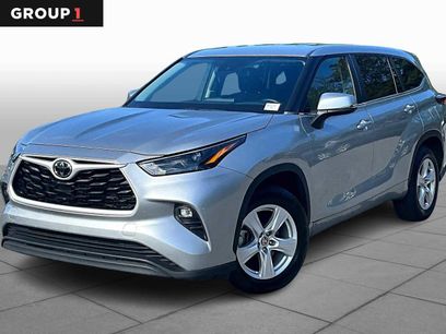 Used 2023 Toyota Highlander LE