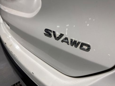 Used 2017 Nissan Rogue SV image 9