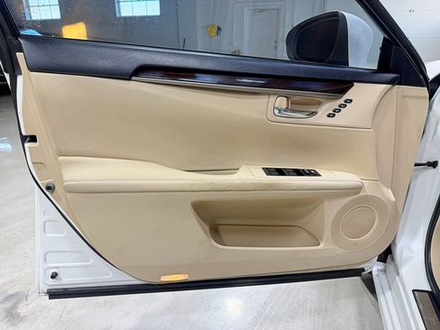 Used 2013 Lexus ES 350 w/ Luxury Pkg image 31