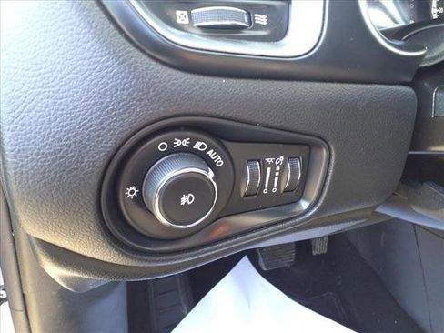 Certified 2021 Jeep Renegade Limited image 14