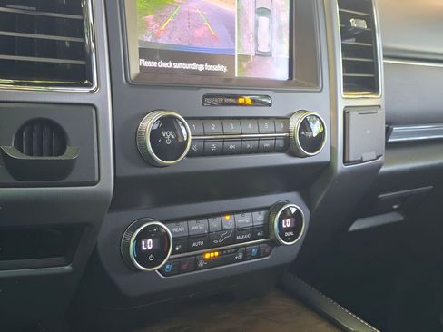 Used 2020 Ford Expedition Platinum AWD/4WD image 28