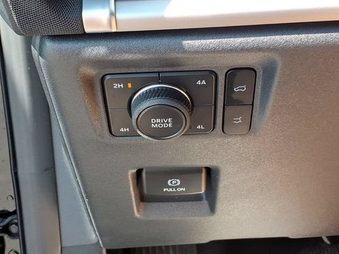 Used 2025 Ford Expedition Active AWD/4WD image 17