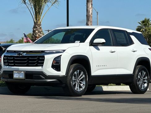 New 2026 Chevrolet Equinox LT w/ Convenience Package II FWD image 8