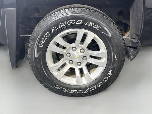 Used 2018 Chevrolet Silverado 1500 LT w/ All Star Edition AWD/4WD image 32