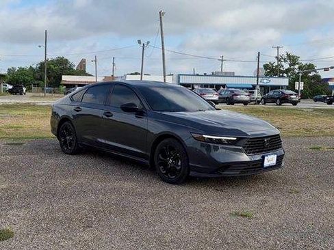 Used 2025 Honda Accord SE image 2