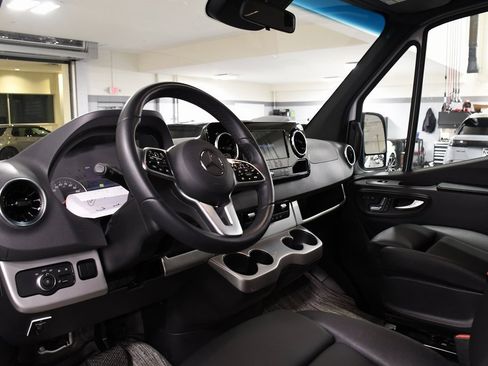 Used 2022 Mercedes-Benz Sprinter 144 Cargo image 13