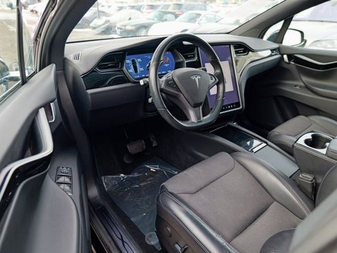 Used 2018 Tesla Model X 75D image 14