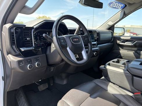Used 2025 GMC Sierra 1500 SLT image 11