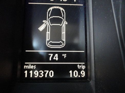 Used 2012 Volkswagen Golf TDI image 18