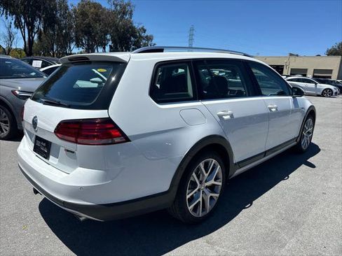 Used 2019 Volkswagen Golf Alltrack SE AWD/4WD image 3