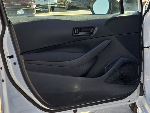 Used 2025 Toyota Corolla LE image 8