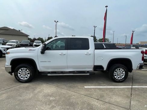 Used 2025 Chevrolet Silverado 2500 LT AWD/4WD image 8