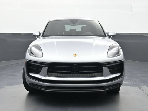 Certified 2023 Porsche Macan AWD/4WD image 25
