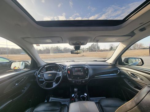 Used 2018 Chevrolet Traverse Premier AWD/4WD image 9