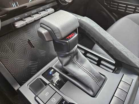 Used 2024 Toyota Tacoma TRD Sport image 31