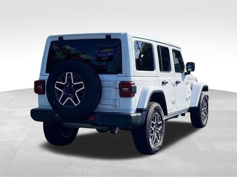 Used 2024 Jeep Wrangler Sahara image 3