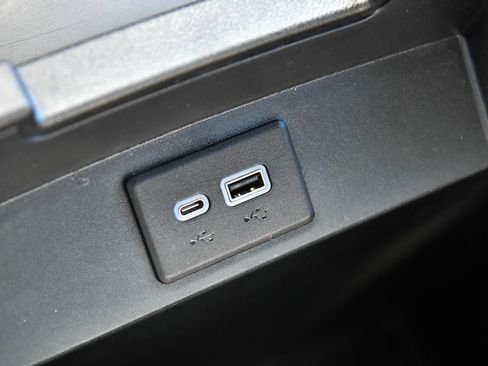 Used 2023 GMC Yukon XL SLE RWD image 29
