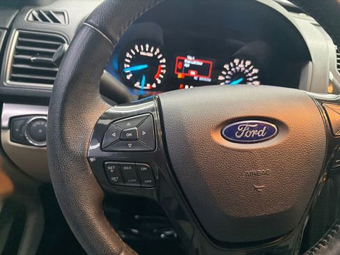 Used 2018 Ford Explorer XLT FWD image 24