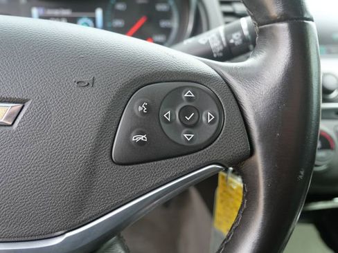 Used 2015 Chevrolet Impala LT w/ Convenience Package image 20