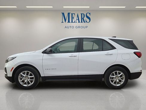 Used 2024 Chevrolet Equinox LS image 2