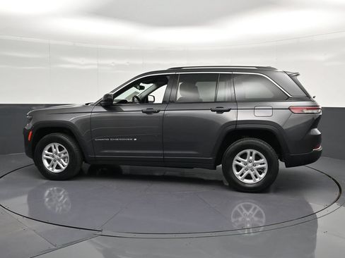 Used 2023 Jeep Grand Cherokee Laredo RWD image 8