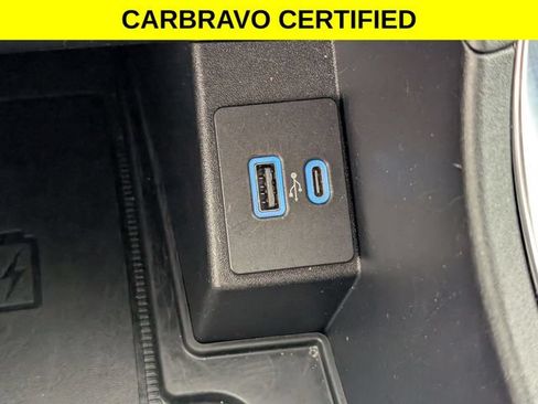 Used 2022 Ford Edge Titanium w/ Equipment Group 301A AWD/4WD image 23