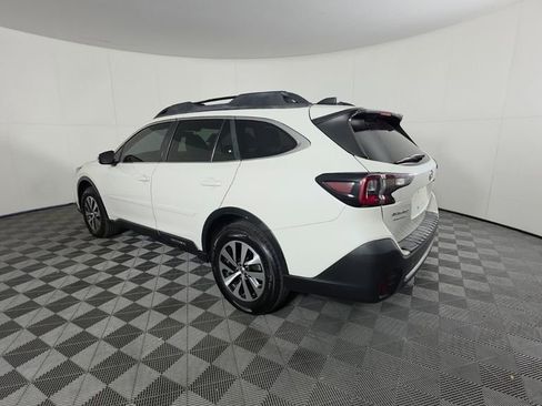 Used 2020 Subaru Outback Premium image 7