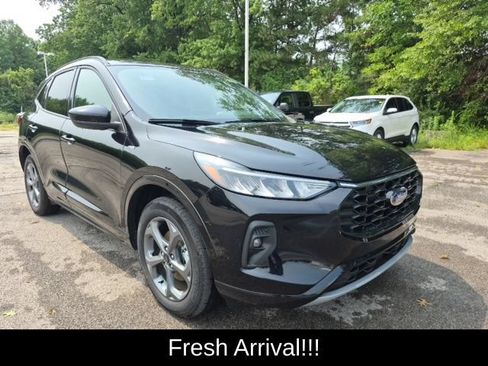 Used 2024 Ford Escape ST-Line Select AWD/4WD image 2